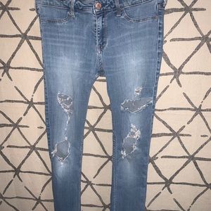 Hollister Distressed Jeans 👖 🌿